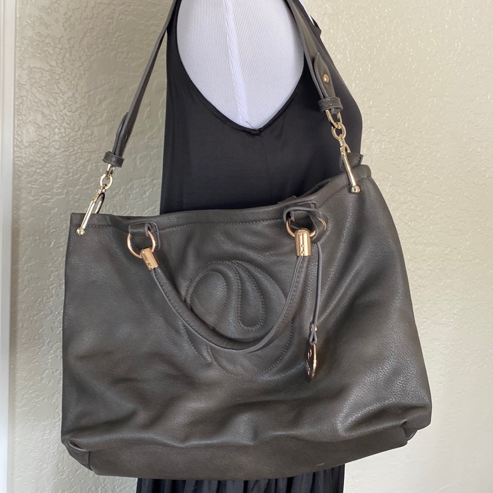 Beautiful shoulder bag, I’m olive green